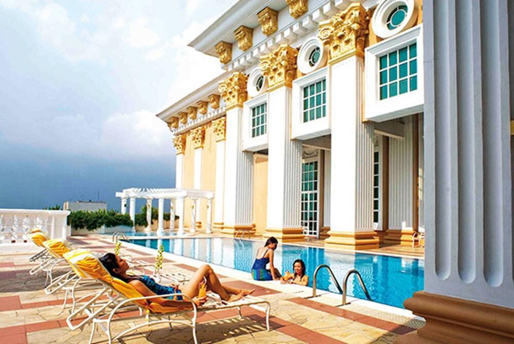 Grand Swiss-Belhotel Melaka Malacca Exterior foto